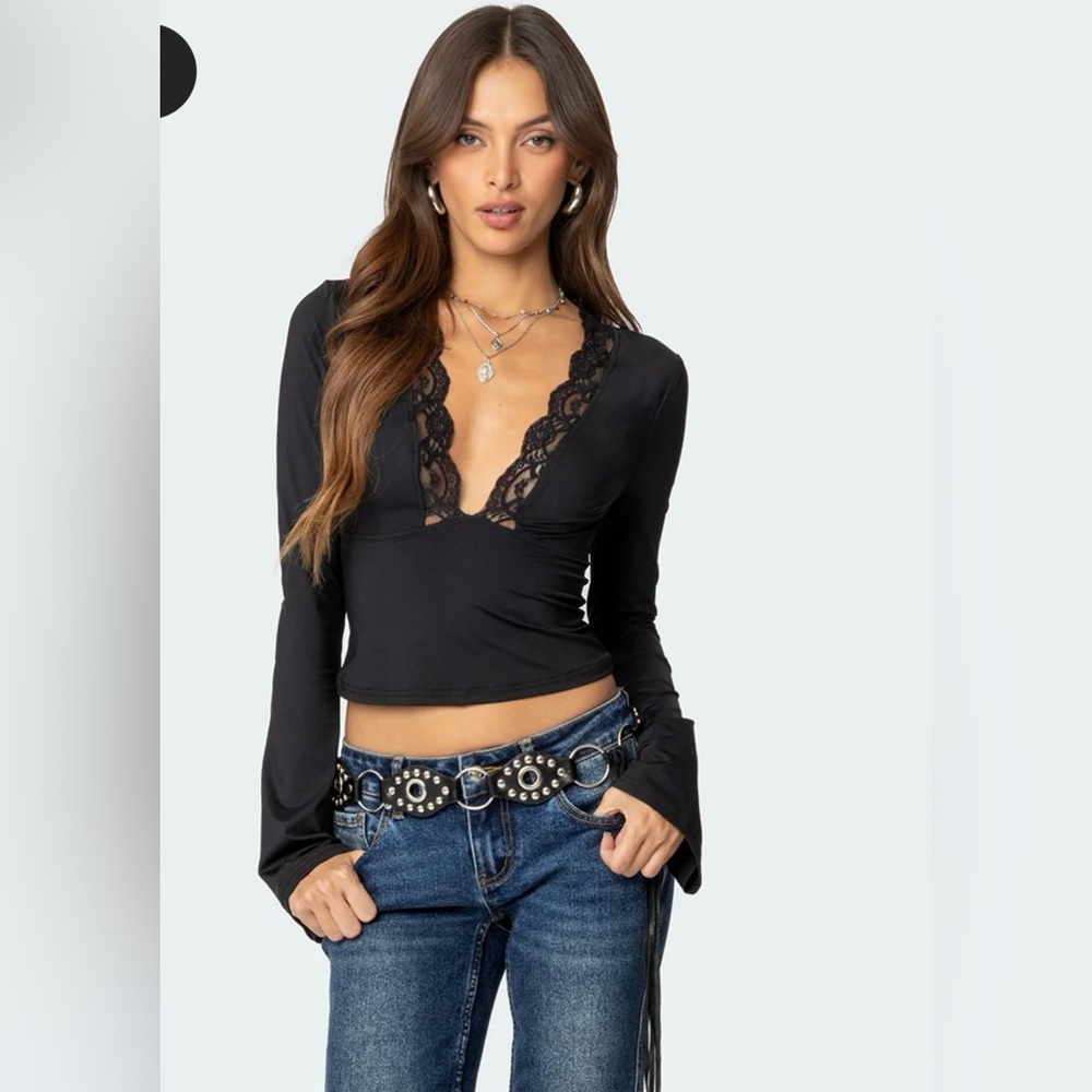 EDIKTEDTina Lacey plunge neck top. New W Tags. Size M